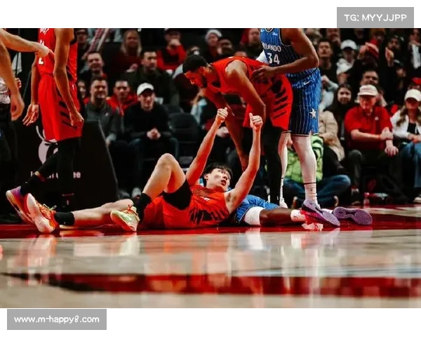 杨瀚森替补登场获2分1篮板,NBA生涯总得分超越河升镇 杨瀚森替补登场获2分1篮板,NBA生涯总得分超越河升镇